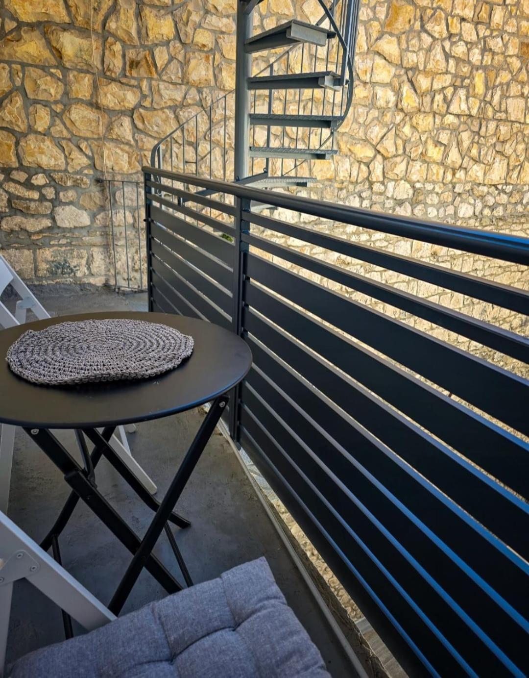 Private Bedroom With Bathroom Baška Voda Exterior foto